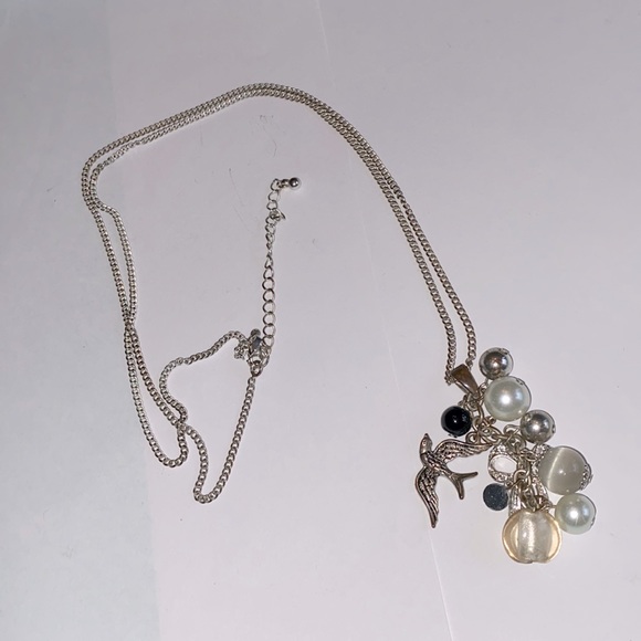 Beautiful baubles necklace pendant includes bird bow beads glass silver color - Picture 1 of 5
